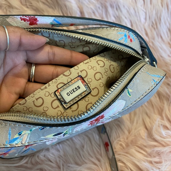Guess Floral Crossbody Purse - Picture 9 of 12